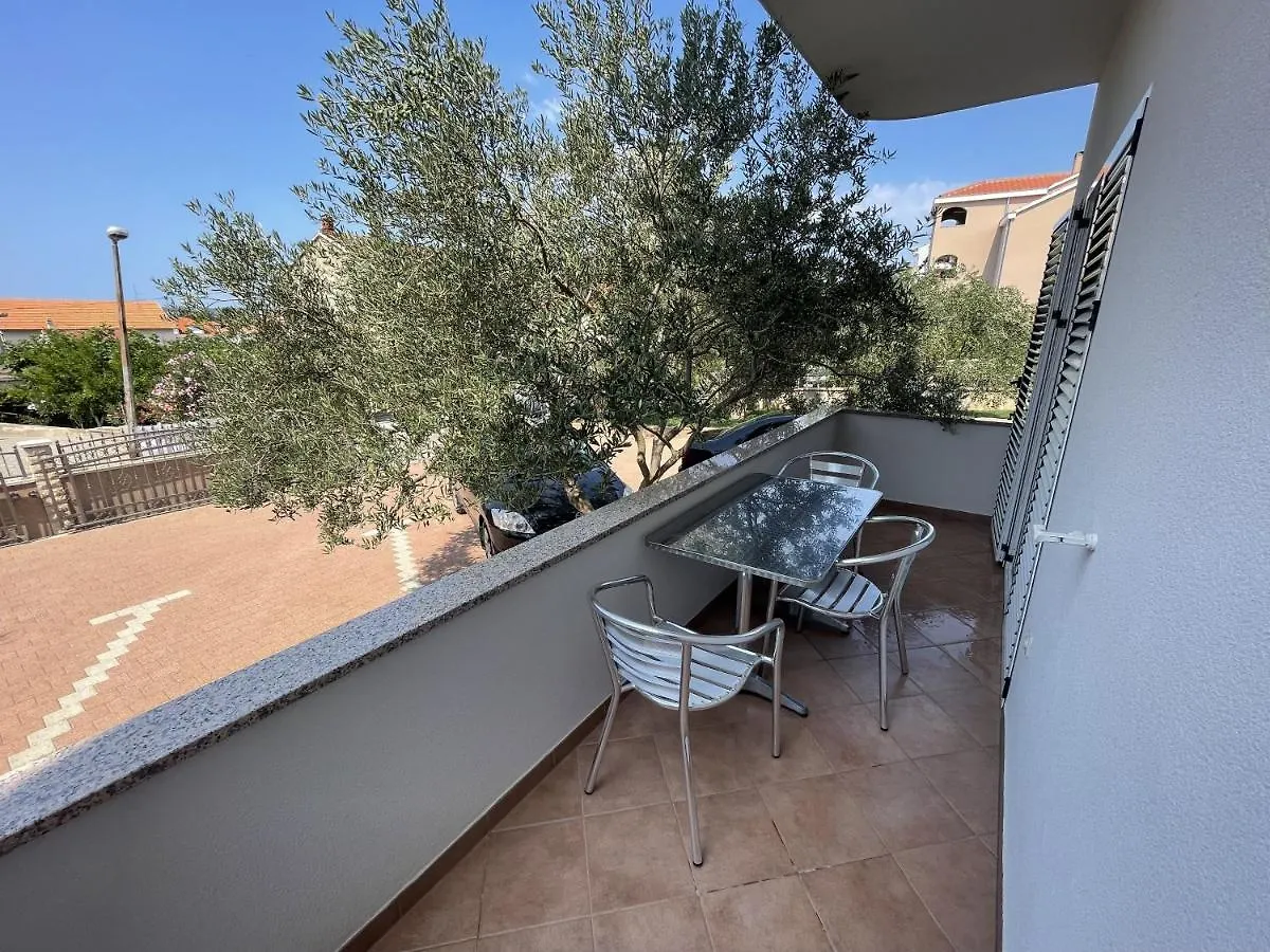 Apartments Basilea No. 2 Биоград-на-Мору